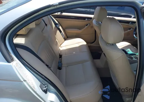 2005 BMW 325I I from USA, damaged, VIN WBAEV33485KW17615